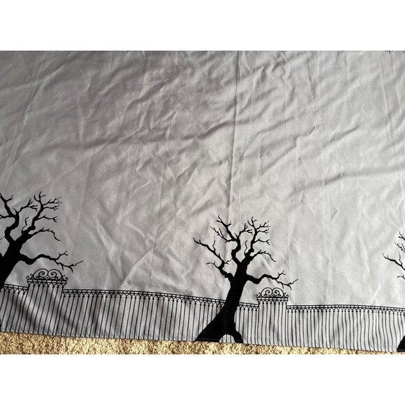 Spooky Haunted Tree Tablecloth 60"x104" Gray Black Gothic Fence Design Halloween - Picture 3 of 11